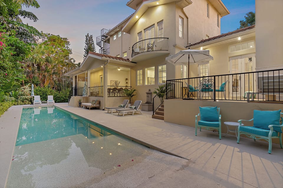 Welcome to Sapphire Shores - a Luxury Villa located just down the coast from the Ringling Museum in beautiful Sarasota, FL.