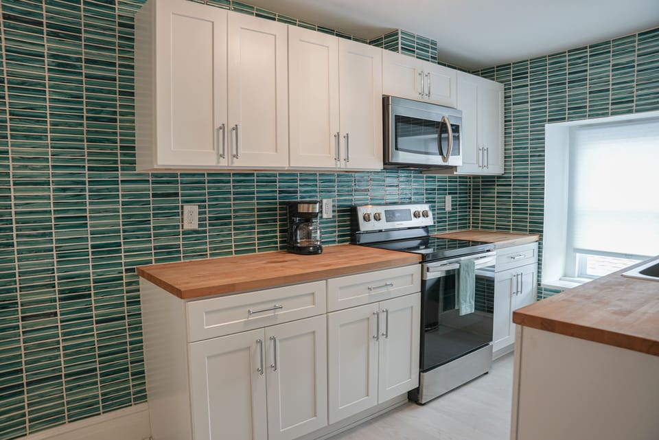 Fully Equipped Kitchen – Perfect for Cooking & Entertaining