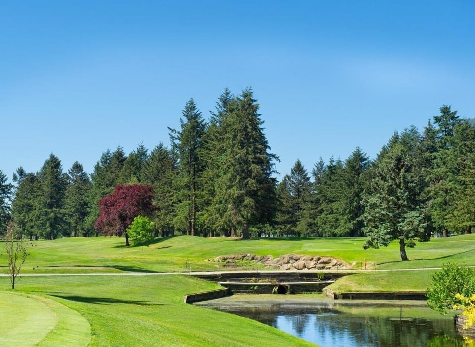 Near by attraction: Chilliwack golf course 