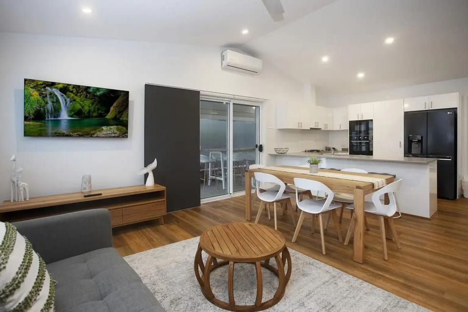 Premium Villa | Living area | TV