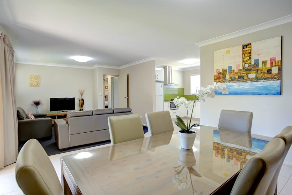 Apartment, 4 Bedrooms, Kitchen | Living area | 42-inch flat-screen TV with digital channels, LCD TV