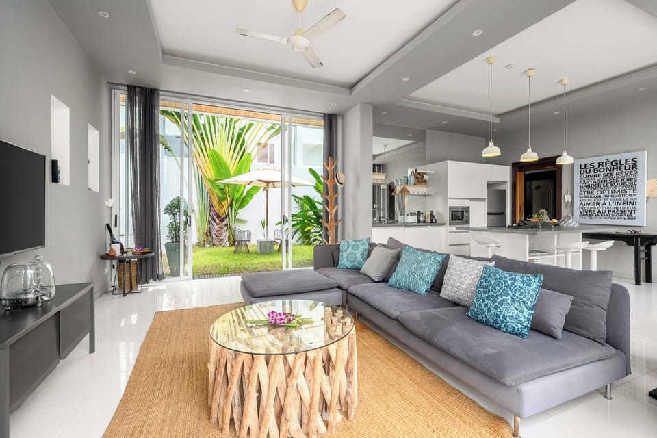 Deluxe Villa | Living area