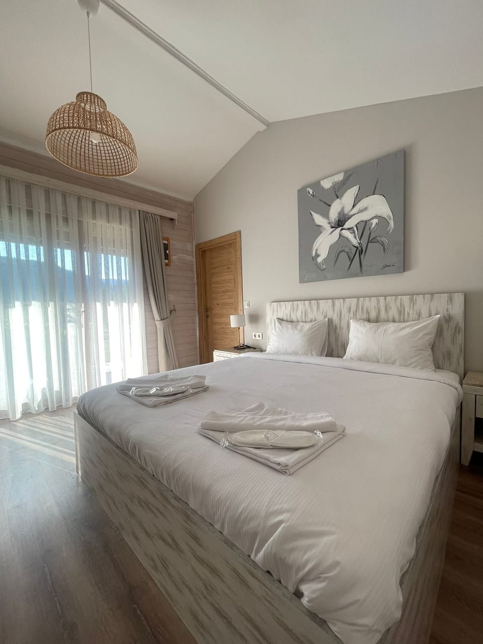 Deluxe Bungalow, 2 Bedrooms, Mountain View | Egyptian cotton sheets, premium bedding, memory foam beds, in-room safe