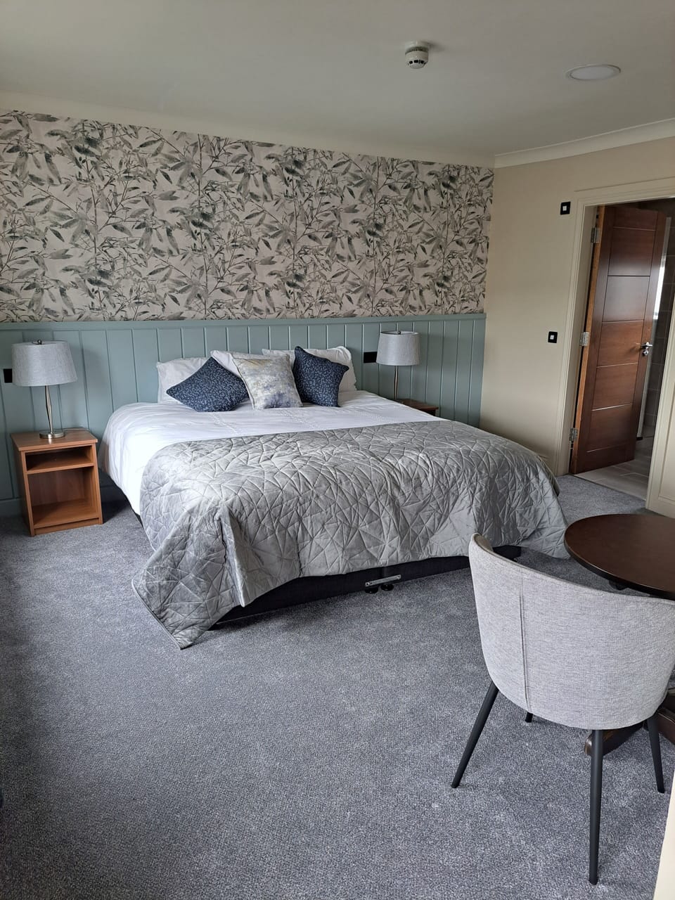 Classic Room, 2 Bedrooms, Non Smoking | Desk, laptop workspace, free WiFi, bed sheets