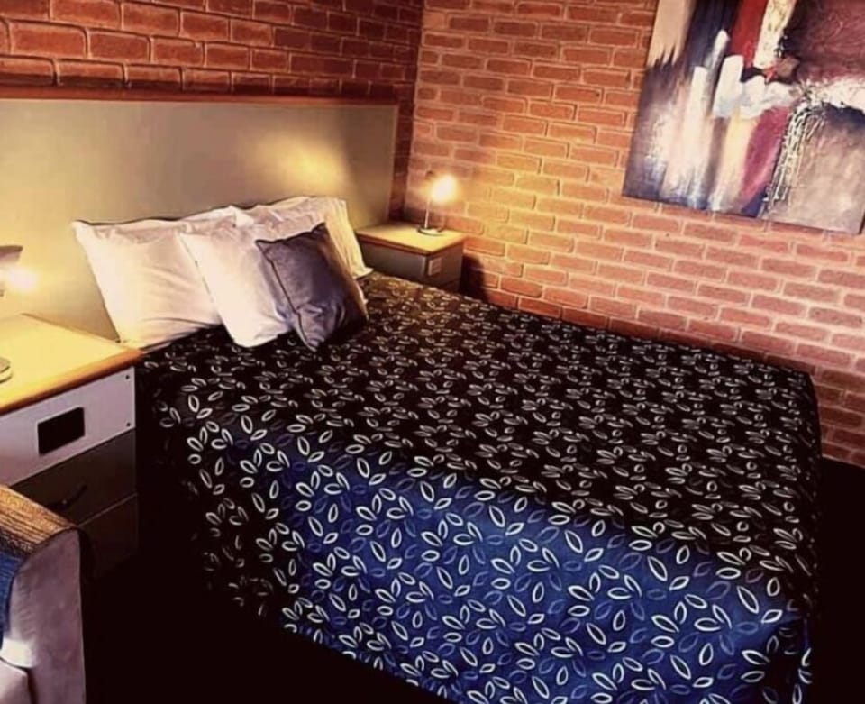 Deluxe Room, Non Smoking | Premium bedding, individually decorated, desk, laptop workspace