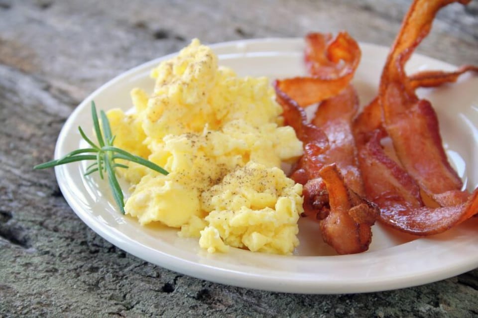 Cooked-to-order breakfast for a fee