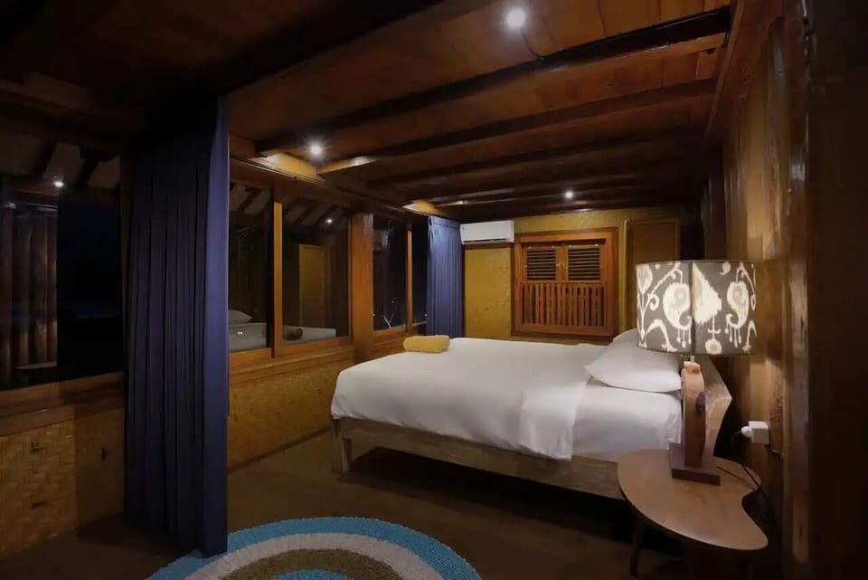 Exclusive Villa | In-room safe, desk, free WiFi, bed sheets