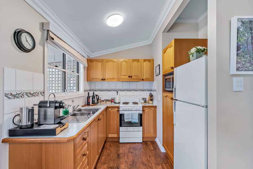 Luxury Cottage, Multiple Beds, Fireplace, Hill View (Family Holiday Cottage) | Private kitchen | Coffee/tea maker, fridge, microwave, stovetop