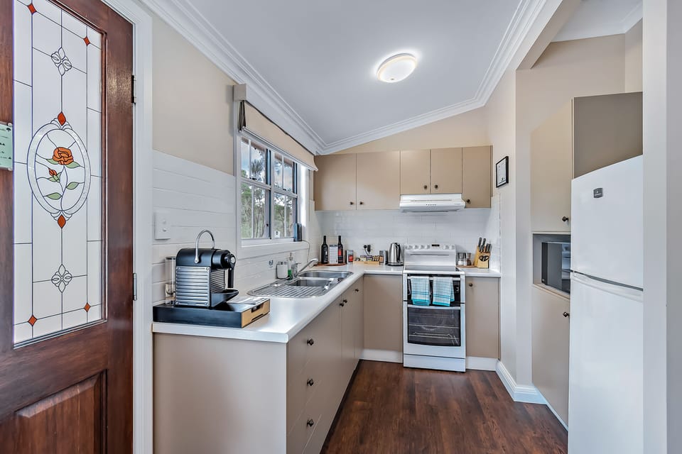 Luxury Cottage, Multiple Beds, Fireplace, River View (4 Adult 2 Ensuites 2 Room) | Private kitchen | Coffee/tea maker, fridge, microwave, stovetop