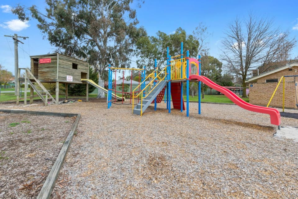 High Country Holiday Park Campground/ 
RV Resort in Mansfield