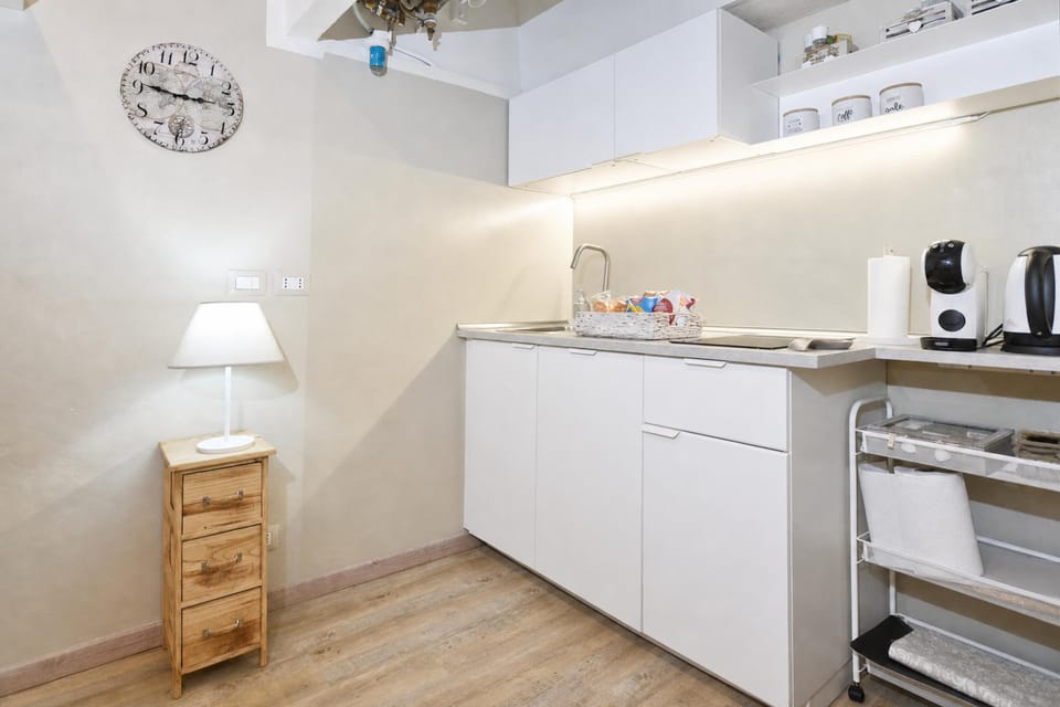 Standard Apartment, 2 Bedrooms, Microwave (Casina Di Giada) | Private kitchen