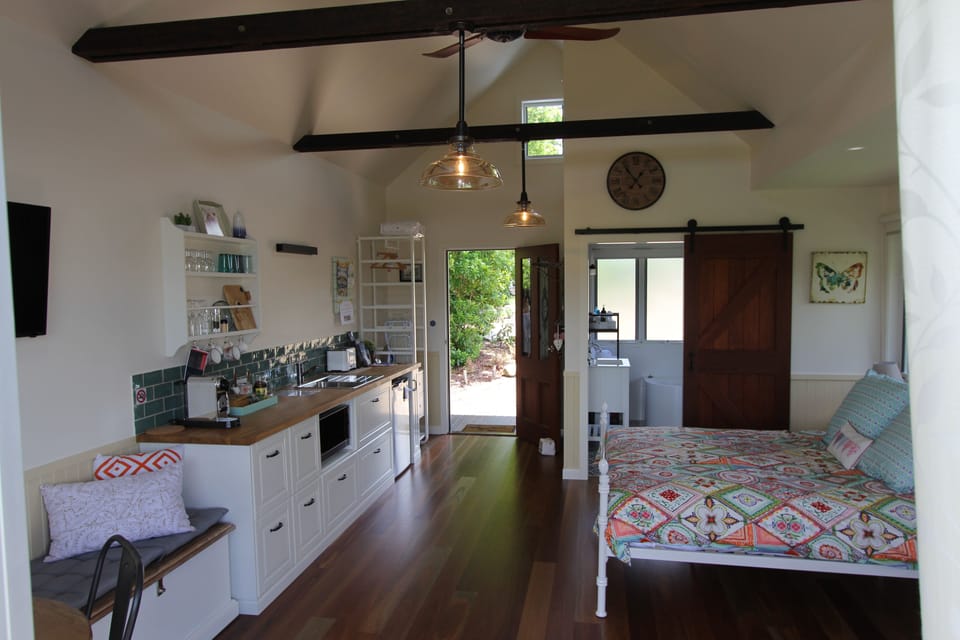 Luxury Cabin, 1 Queen Bed, Mountain View | Private kitchenette | Coffee/tea maker, electric kettle
