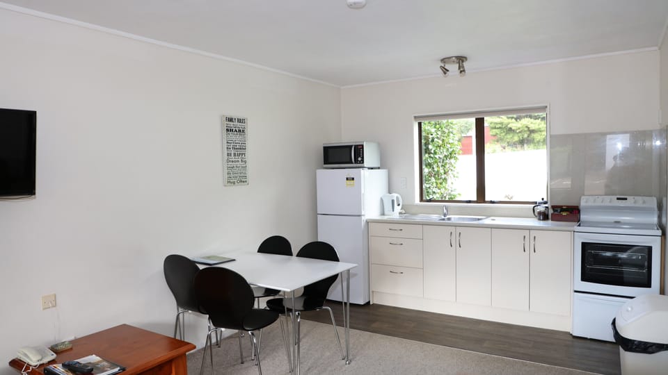 Standard 2 Bedroom Apartment with Kitchen | Premium bedding, laptop workspace, iron/ironing board, cribs/infant beds