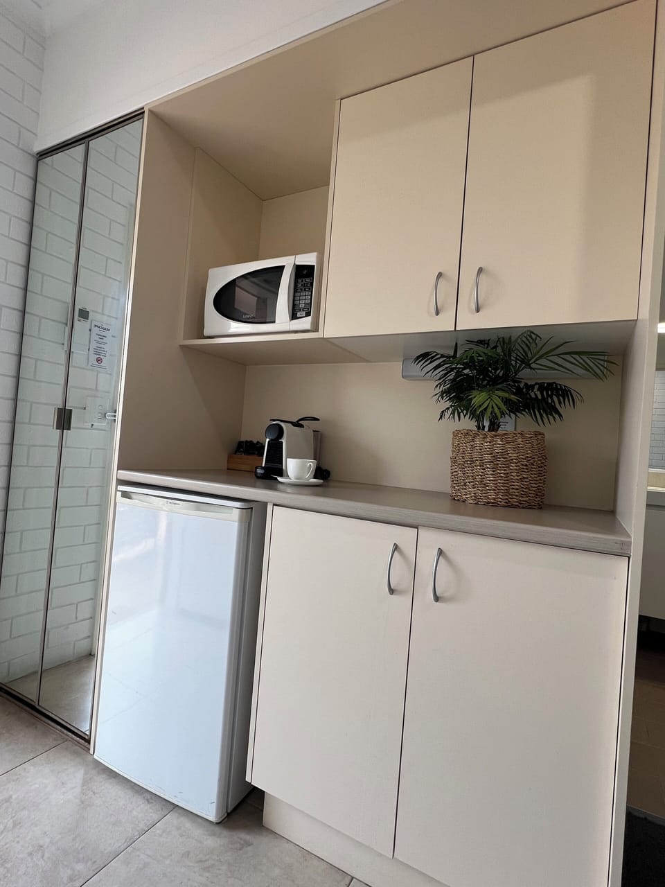 Traditional Studio, Non Smoking, Kitchenette (Studio Room) | Private kitchen | Espresso maker, mini-fridge, microwave, electric kettle