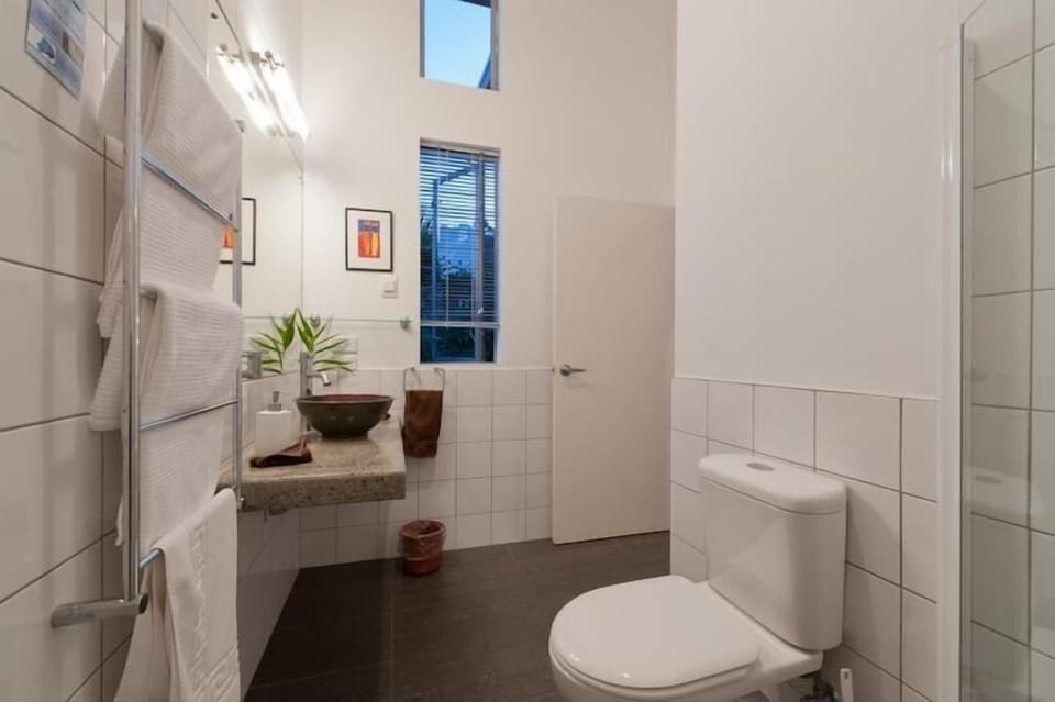 Shower, free toiletries, hair dryer, bathrobes