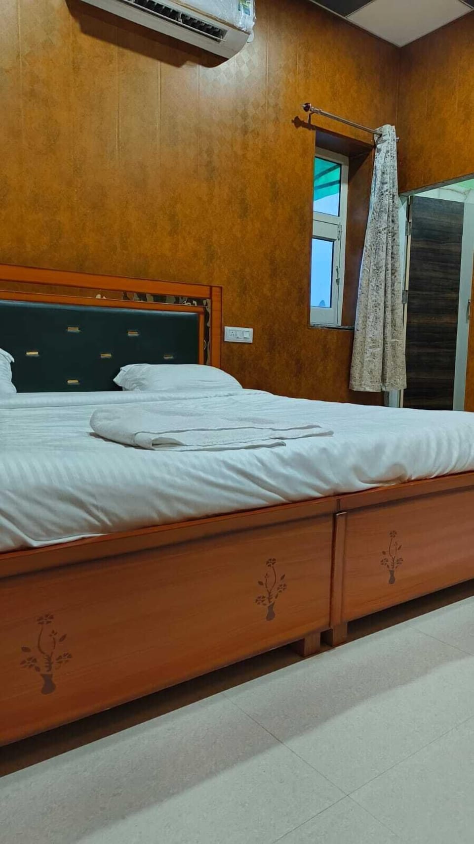 Deluxe Double Room | Free WiFi