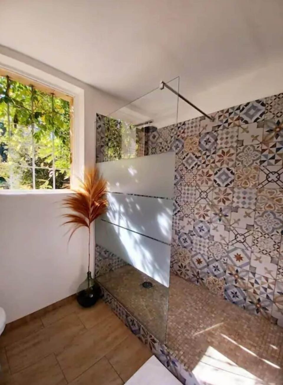 Comfort Studio, 1 Double Bed with Sofa bed, Pets Allowed, Garden View | Bathroom | Shower, rainfall showerhead, hair dryer, towels