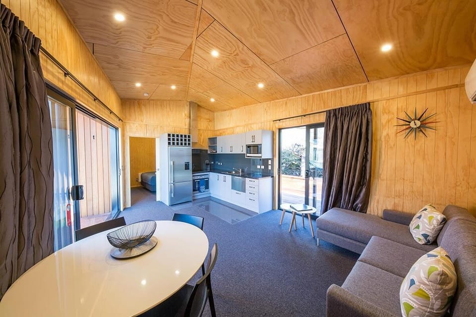 Two Bedroom Apartment - 8 Berth | In-room dining
