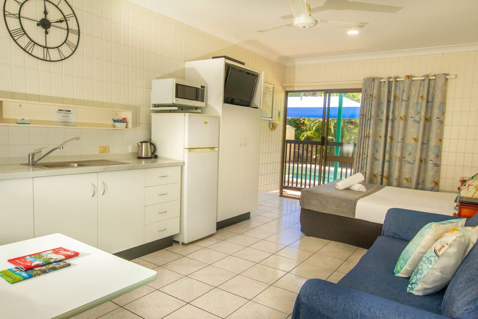 Queen Bed With Sofa | In-room safe, iron/ironing board (on request), WiFi (free), bed sheets