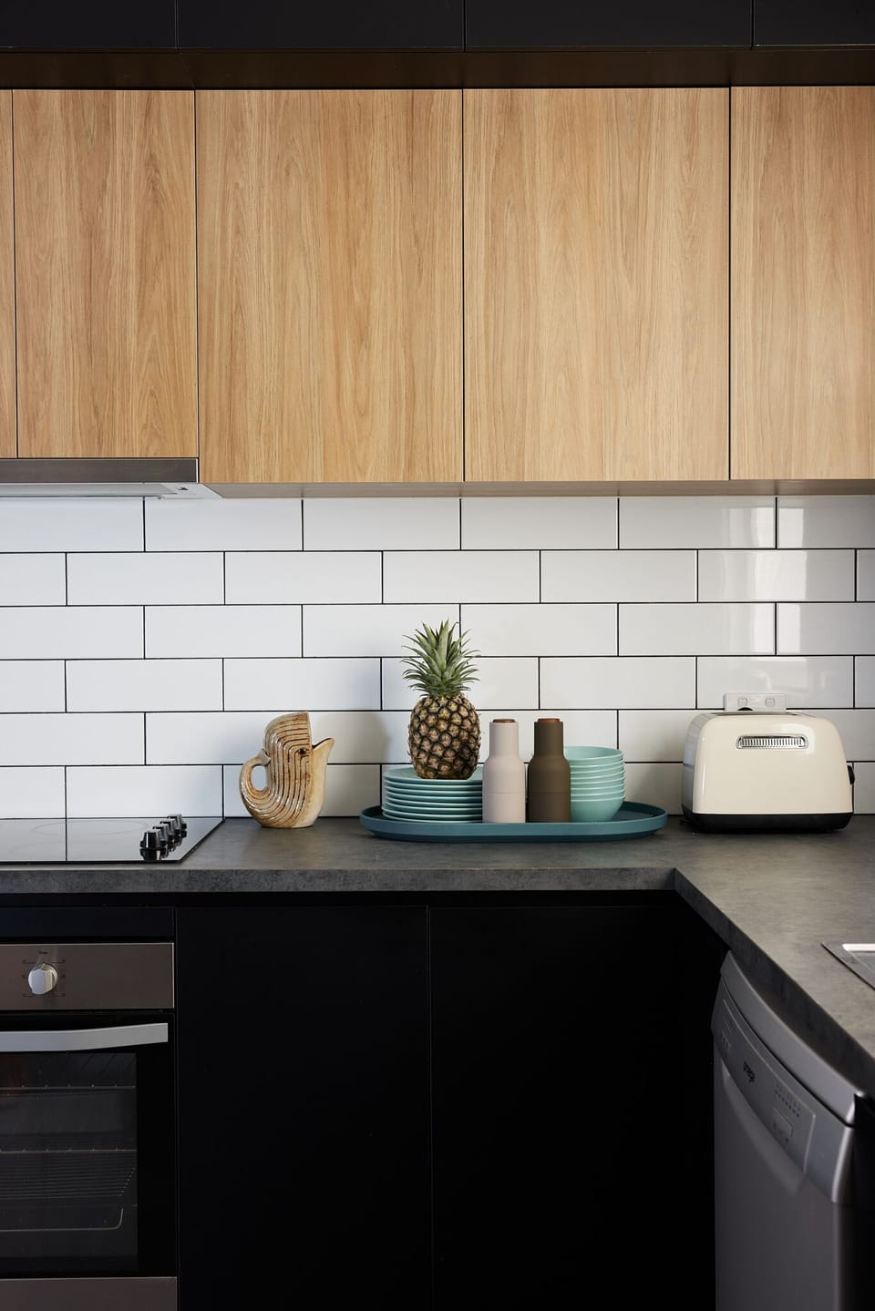 House | Private kitchen | Mini-fridge, shared microwave, electric kettle, toaster