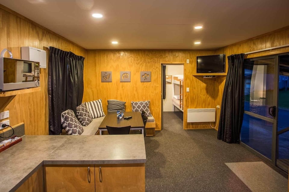 Economy 2 Bedroom Cabin | In-room safe, cribs (free), WiFi (free), bed sheets