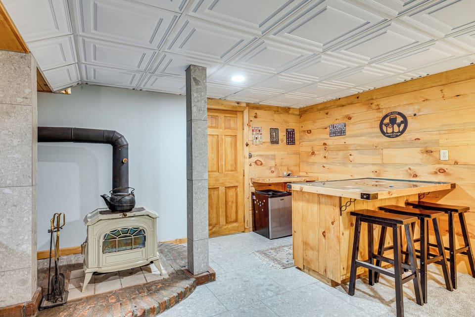 Game Room | Gas Stove | Wet Bar | Foosball Table | Dart Board