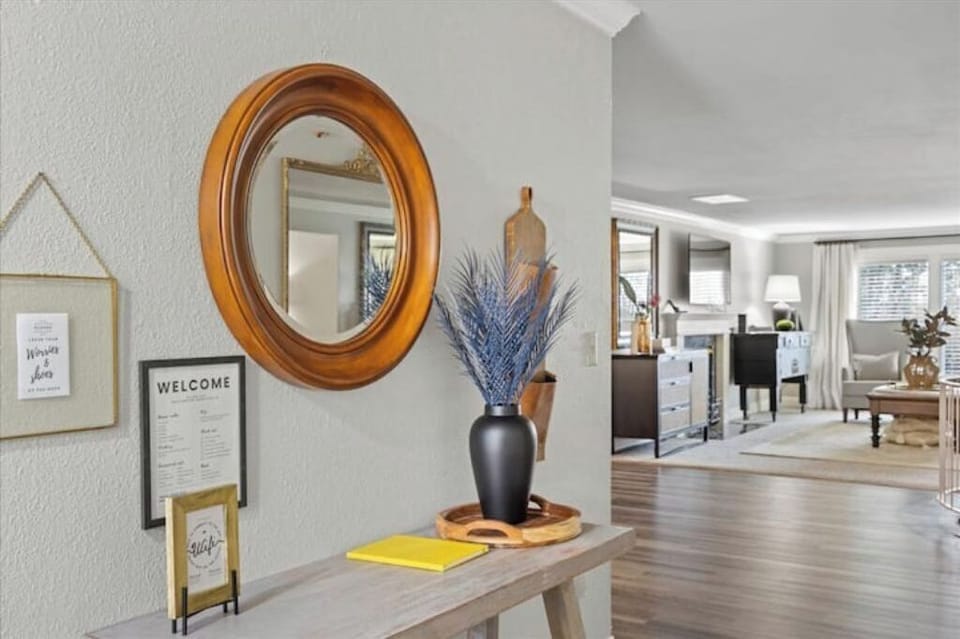 Entry with check in/out instructions