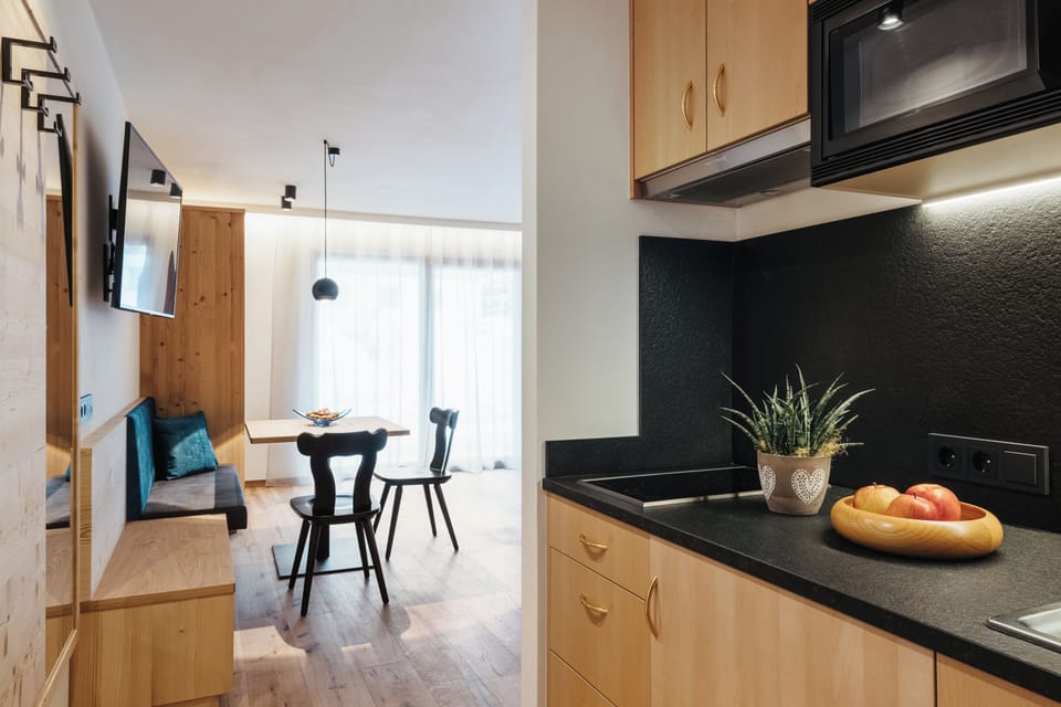 Shared fridge, espresso maker, coffee/tea maker, electric kettle