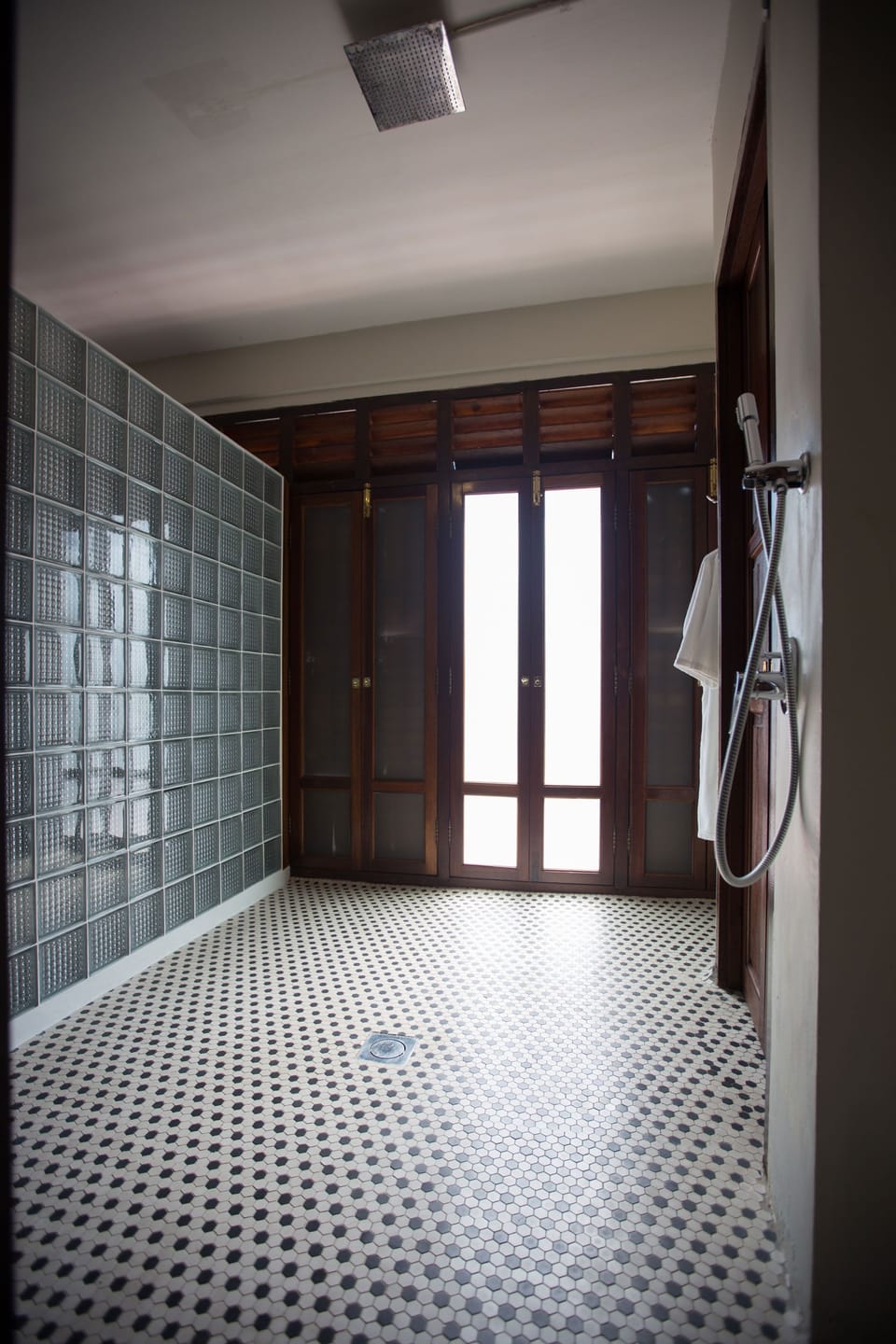 Argus Apartment  | Bathroom | Hair dryer, bathrobes, slippers, towels