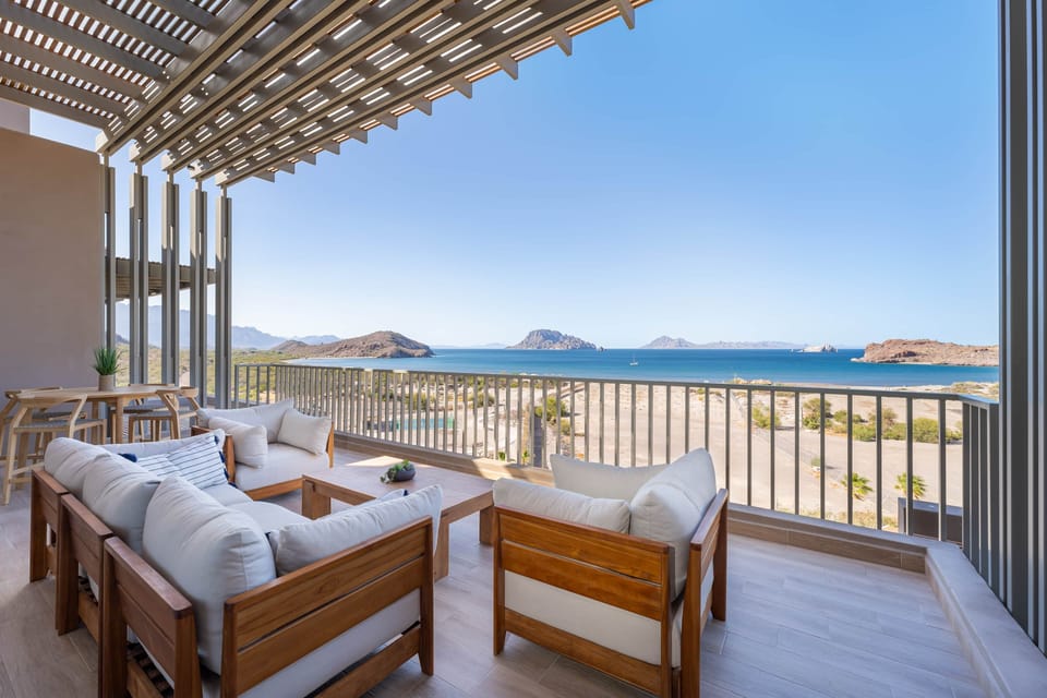 1604 Balcony West View