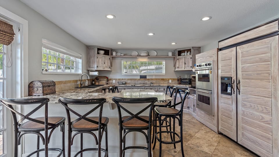 House, 4 Bedrooms | Private kitchen | Coffee/tea maker, fridge, oven, toaster