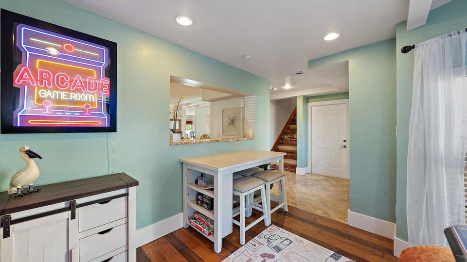 House, 4 Bedrooms | Interior