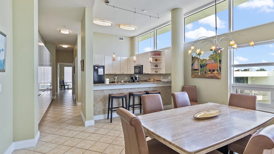 Condo, 3 Bedrooms | Dining