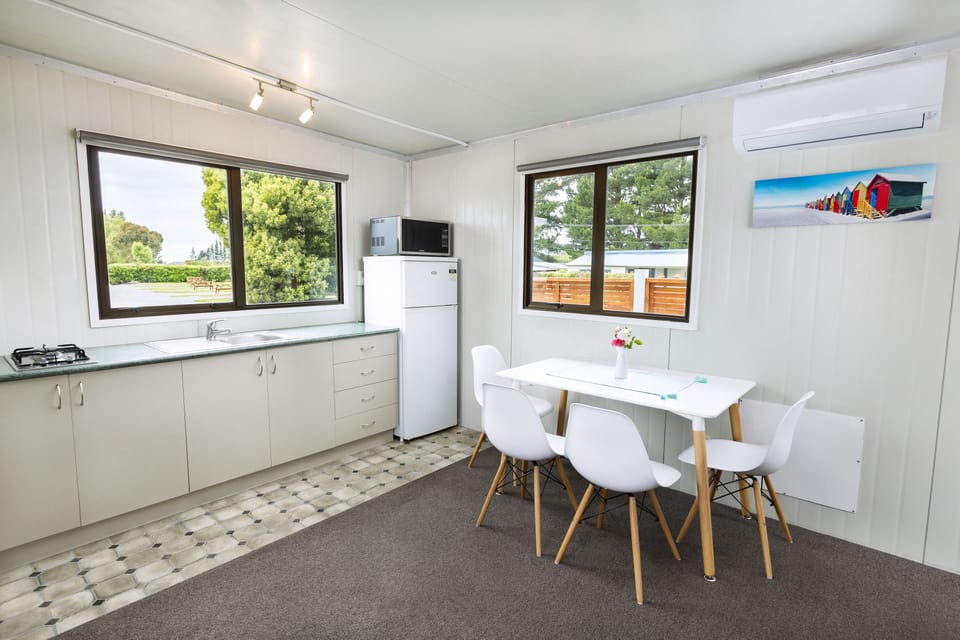 Self Contained Unit 20 | Private kitchen | Electric kettle