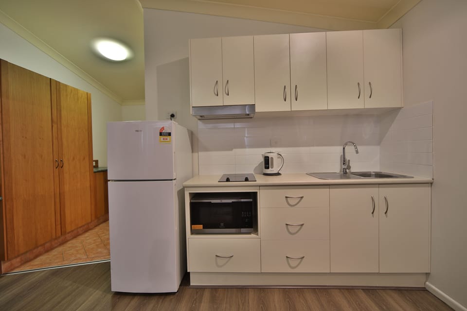 Coffee/tea maker, electric kettle