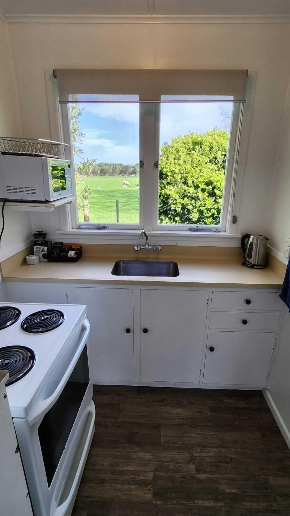 2 Bedroom Queen Apartment | Private kitchenette