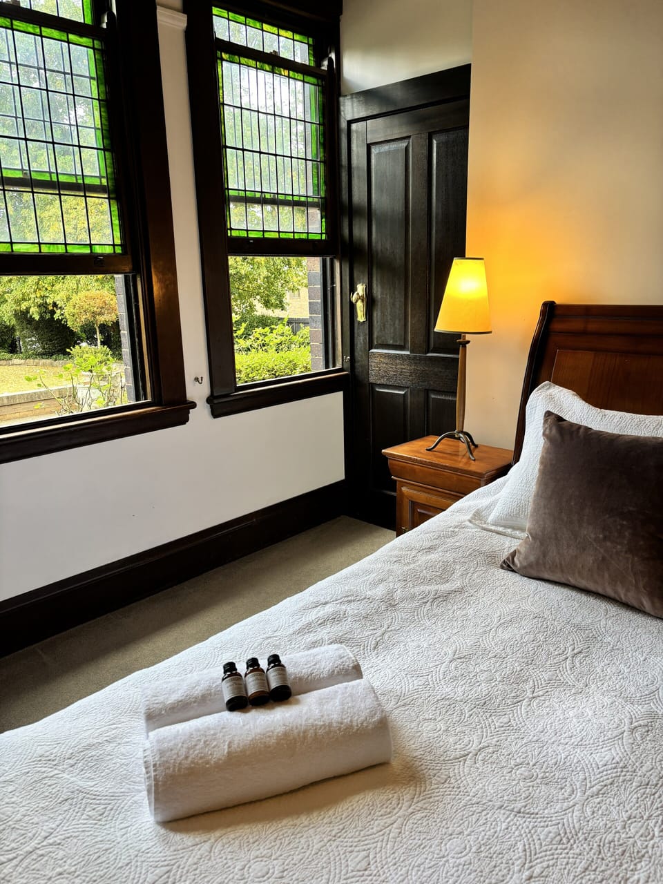 Grand Double Room | Laptop workspace, iron/ironing board, WiFi (free)