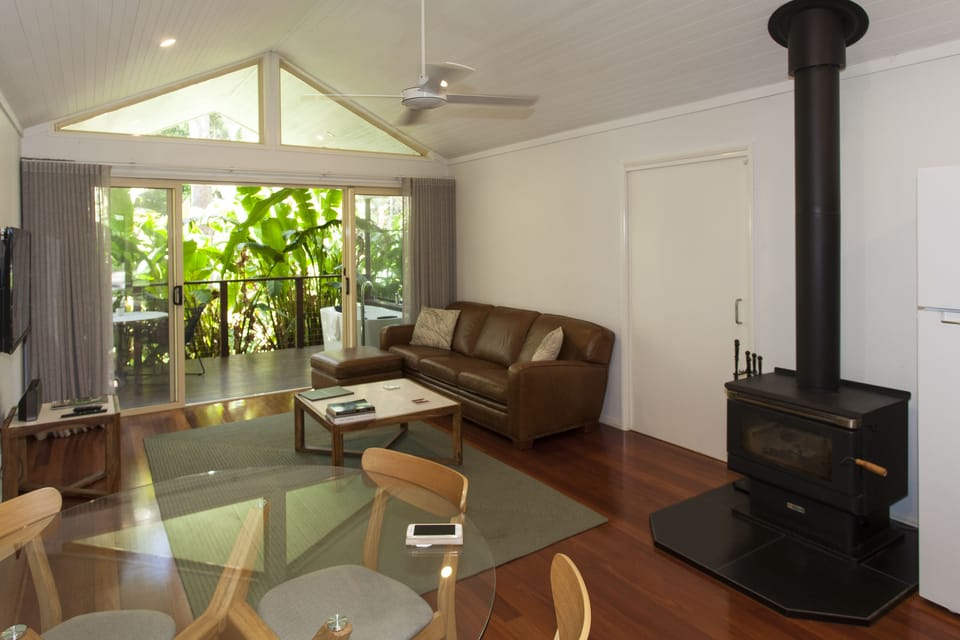 Executive Suite, 2 Bedrooms, Balcony (Executive Villa) | Premium bedding, minibar, desk, iron/ironing board