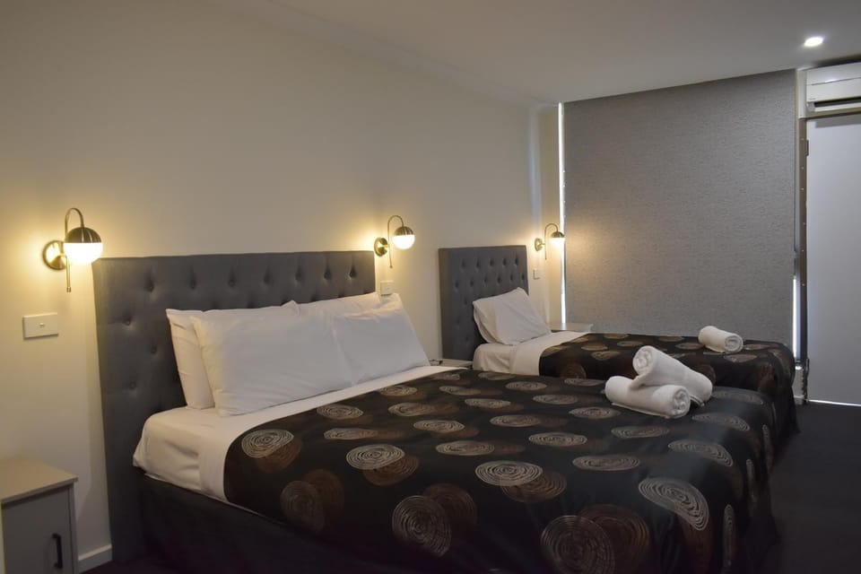 Deluxe Triple Room | Soundproofing, free WiFi, bed sheets