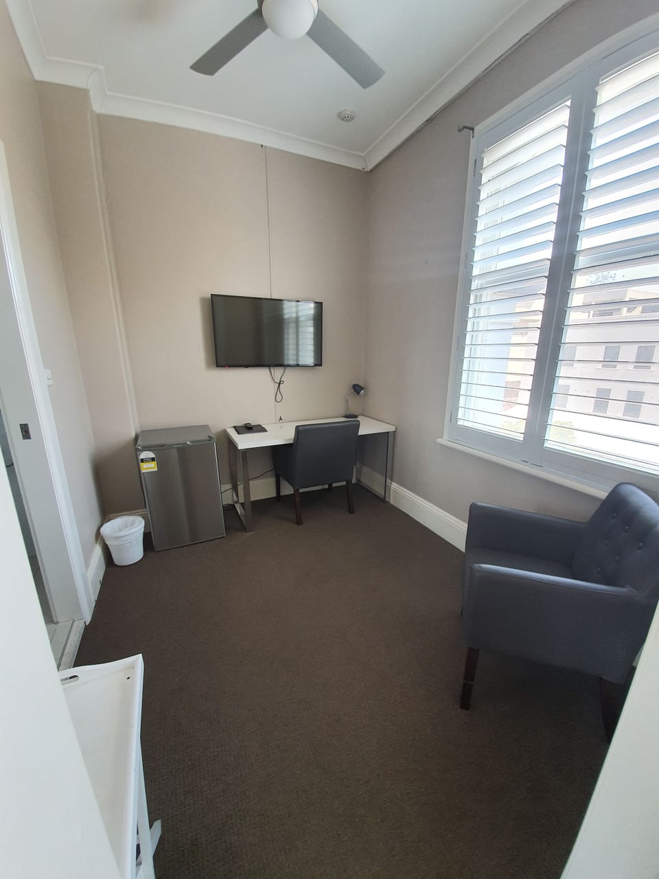 Double Room 17 Top Floor (Stair Access Only) | Iron/ironing board, WiFi (free), bed sheets
