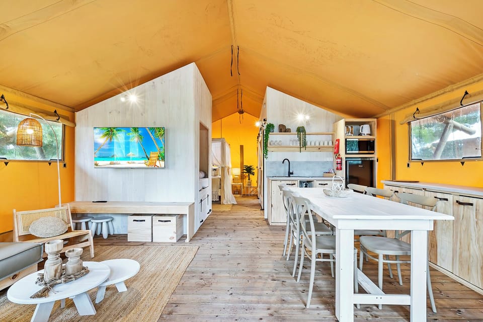 Family Safari Tent | WiFi (free), bed sheets