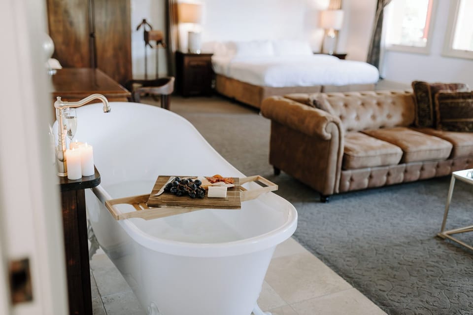  The Empress Suite | Iron/ironing board, individually decorated, individually furnished