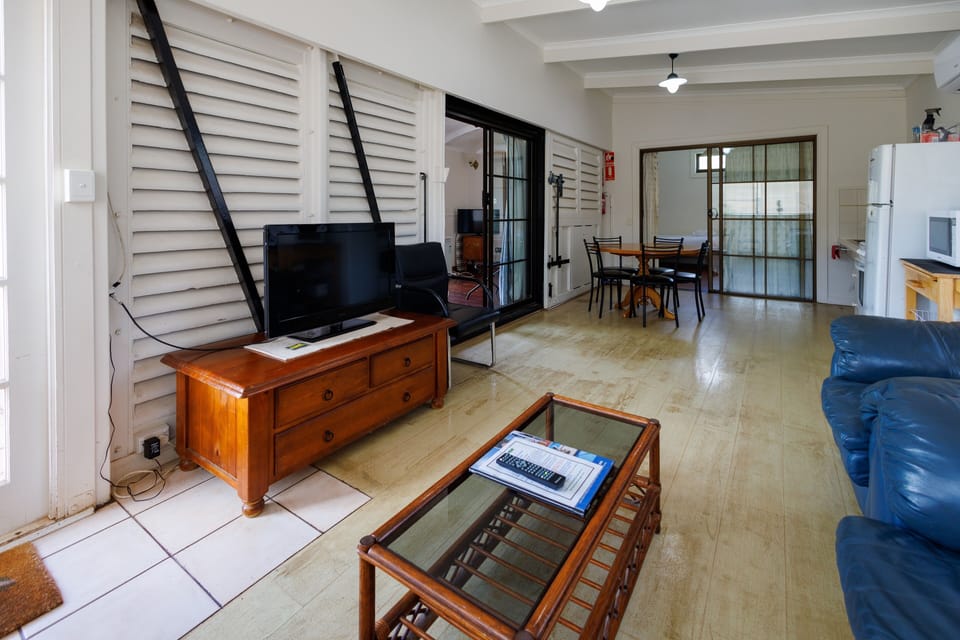 Family Cabin, 2 Bedrooms, Kitchen | Bed sheets, wheelchair access