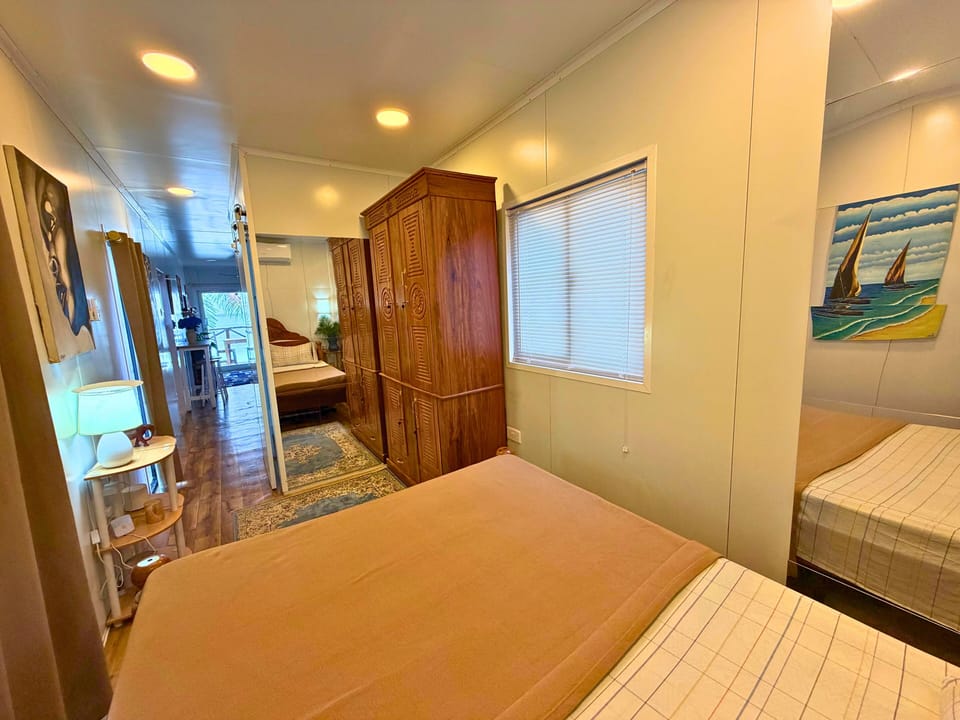 1 bedroom, Egyptian cotton sheets, premium bedding