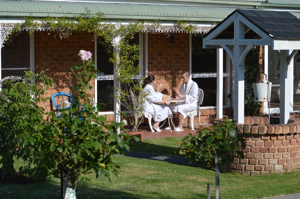 Honeymoon Cottage, Non Smoking, Kitchen (Lakeside Cottage) | Terrace/patio