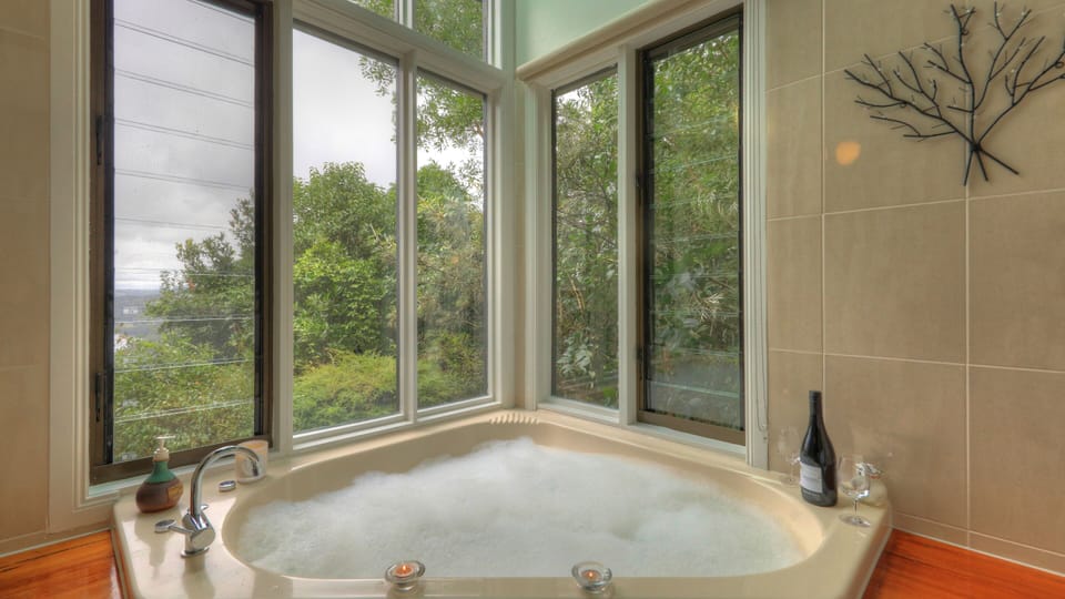 Charleston Cottage | Bathroom | Shower, free toiletries, hair dryer, bathrobes