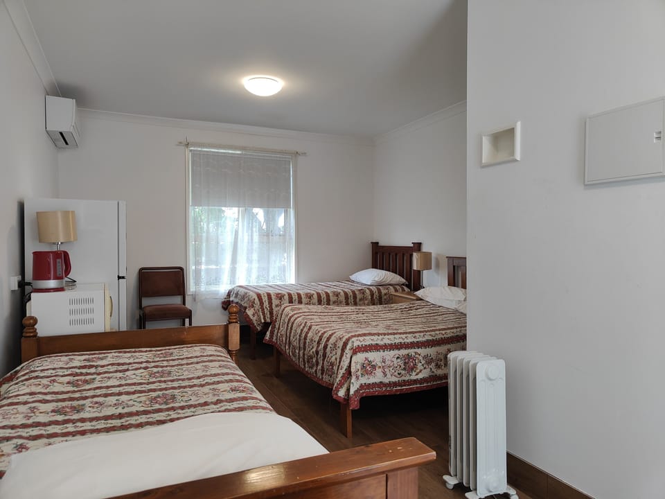 Family Room | Bathroom | Shower, hair dryer, towels