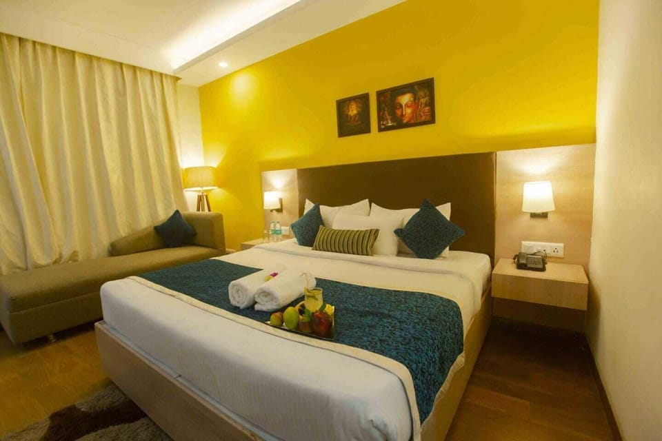 Deluxe Room, 1 Bedroom | Egyptian cotton sheets, premium bedding, Select Comfort beds