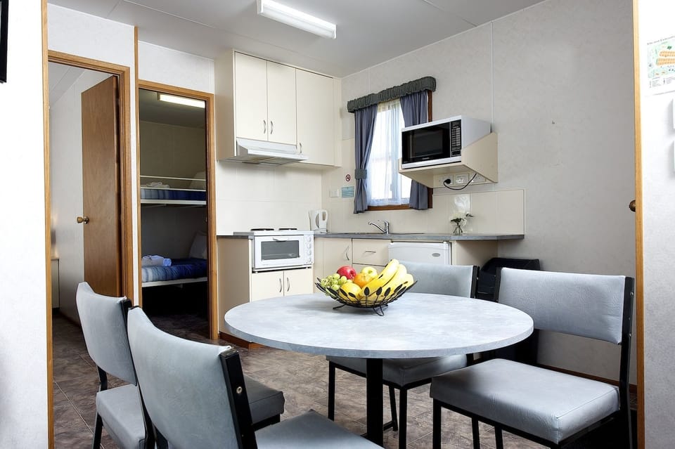 Standard Cabin | 2 bedrooms, soundproofing, iron/ironing board, bed sheets