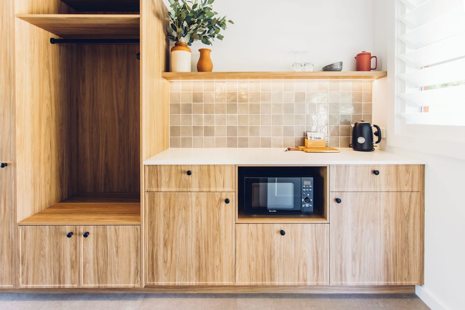 Deluxe Room, 1 King Bed | Coffee and/or coffee maker